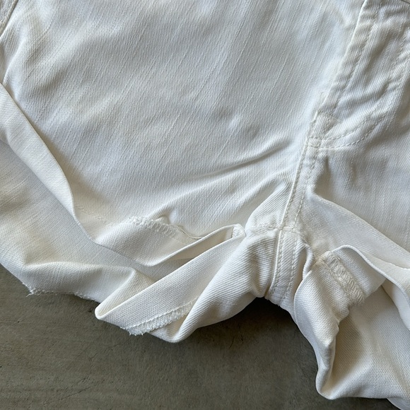 7 FOR ALL MANKIND white shorts - Picture 3 of 7